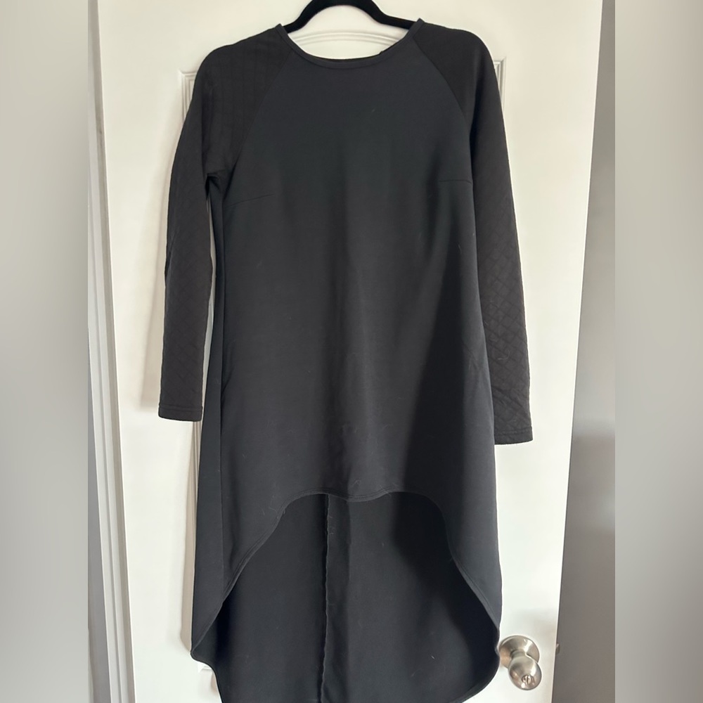 Black hi-low tunic